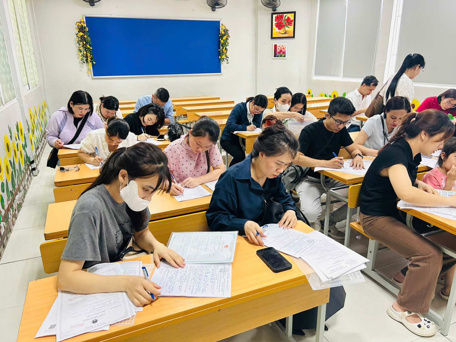 Trường Tiểu học Lê Quý Đôn triển khai công tác tuyển sinh trực tuyến năm học 2025–2026
